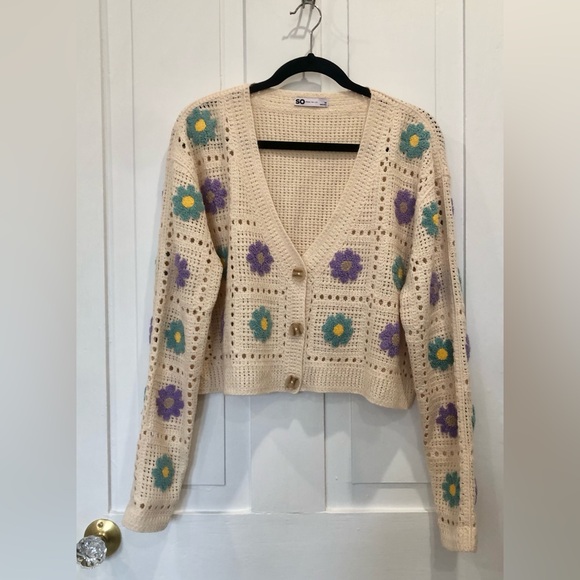 SO Sweaters - SO Cream Floral Y2K Granny Square Knit Cardigan | Medium